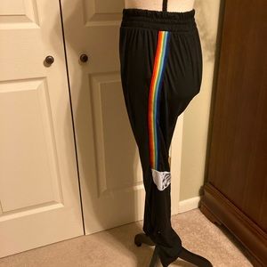 Stella ❤️ Viva love and rainbow pant size small